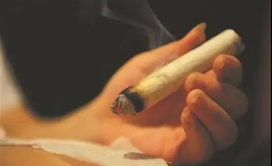 艾灸出汗的10大驚人好處，看完我把空調關(guān)了！